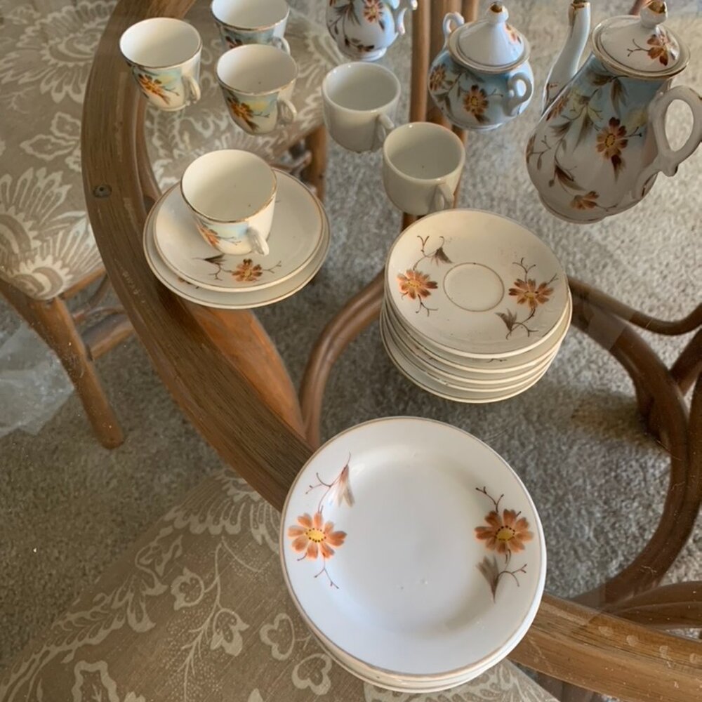 Tiny Tea Set - Picture 5 of 5